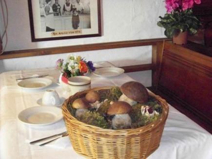 Garni Pecol Bed & Breakfast Fusine ภายนอก รูปภาพ
